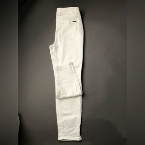 ⭐️White House Black Market Crop Jeans⭐️